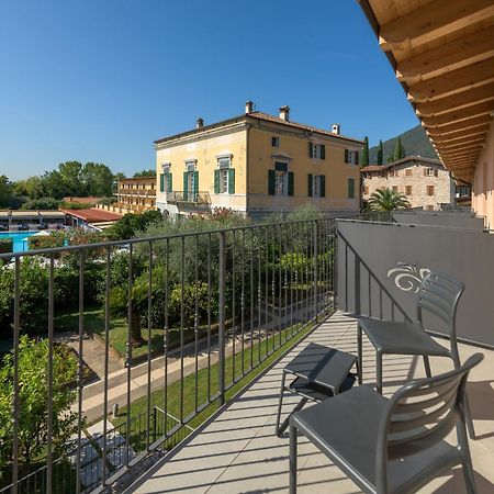 Regina Del Garda Suite توسكولانو ماديرنو المظهر الخارجي الصورة