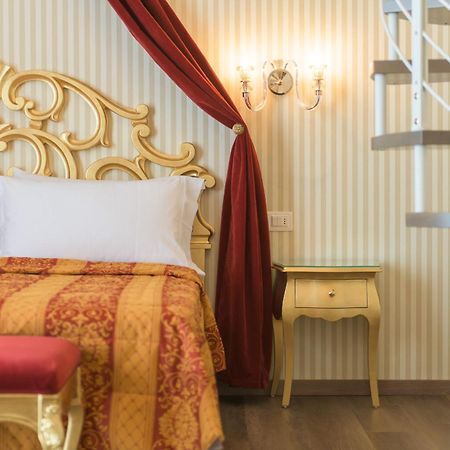 Regina Del Garda Suite توسكولانو ماديرنو المظهر الخارجي الصورة