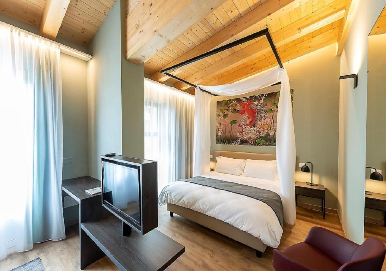 Regina Del Garda Suite توسكولانو ماديرنو المظهر الخارجي الصورة