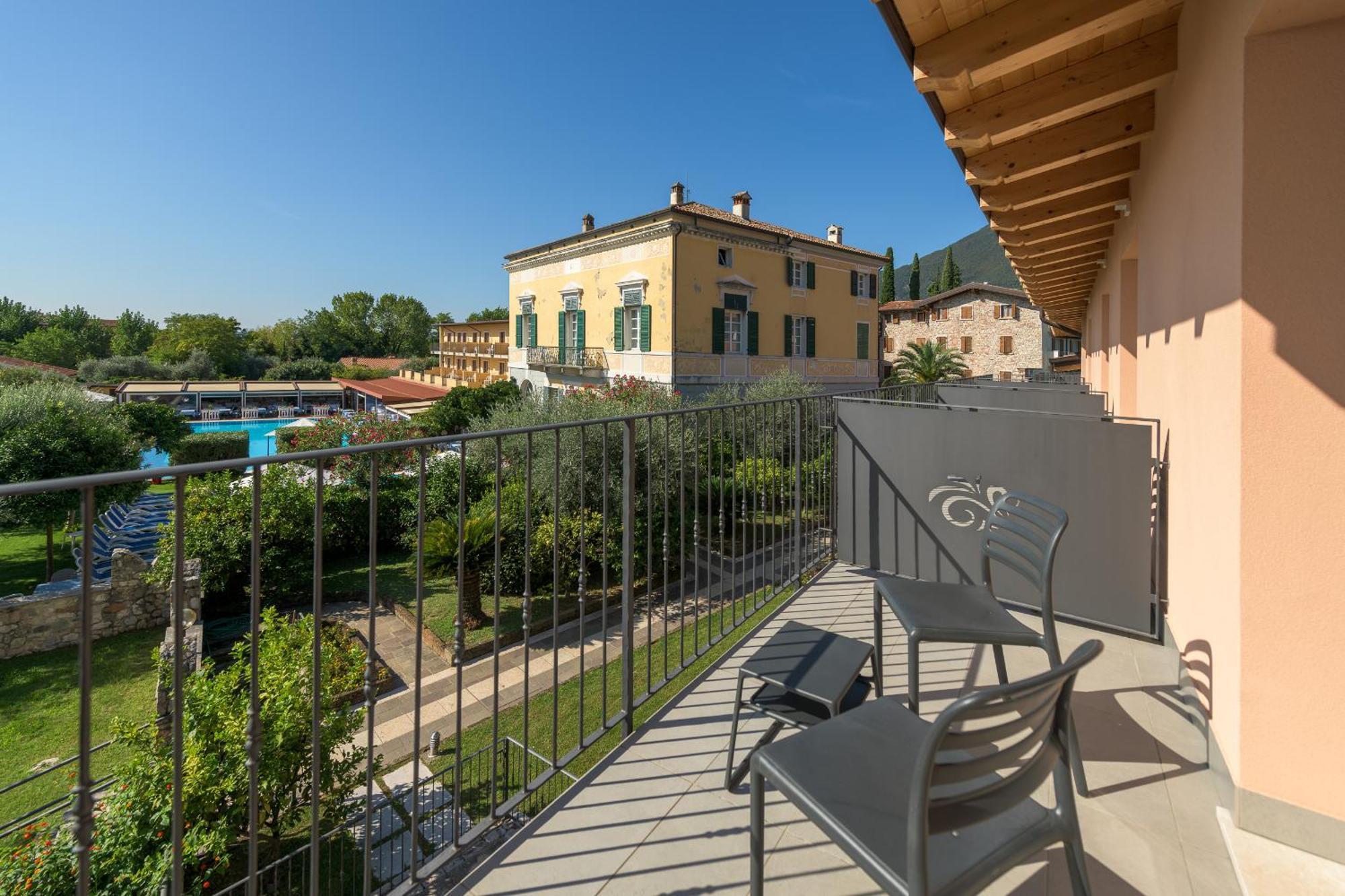 Regina Del Garda Suite توسكولانو ماديرنو المظهر الخارجي الصورة