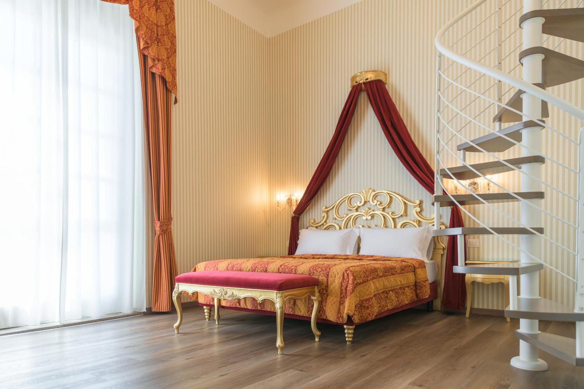 Regina Del Garda Suite توسكولانو ماديرنو المظهر الخارجي الصورة